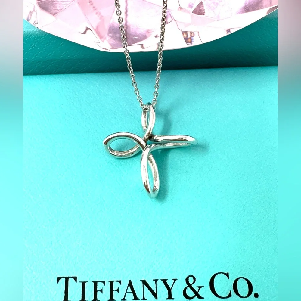 - AuthenticTiffany & CO. Elsa Peretti Infinity Cross Pendant Necklace. - Picture 7 of 11